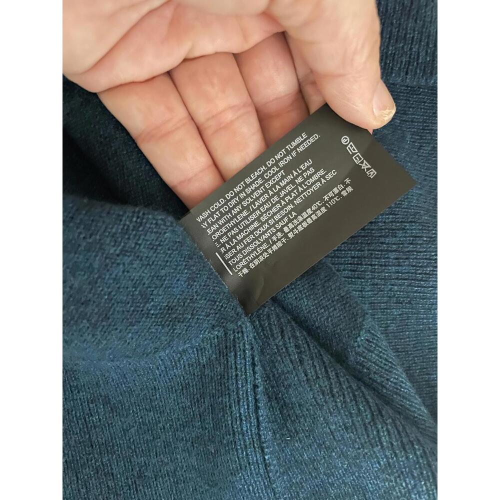 Theory Tolleriee Hydro Soft Cashmere Crew Short Sleeve Sweater Top - Size Medium - Picture 7 of 8
